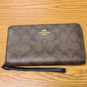 Coach large phone wallet wristlet NWOT